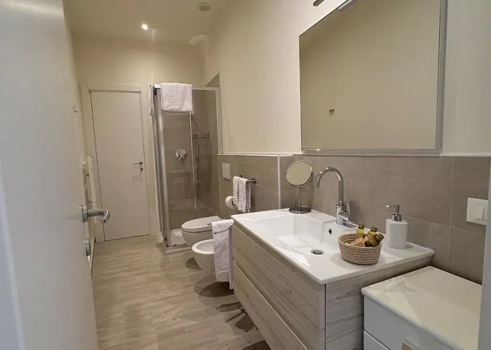 Arte, Business E Relax Nel Cuore Di 皮亚琴察