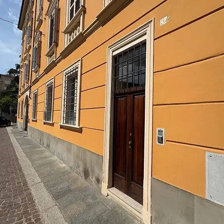 Arte, Business E Relax Nel Cuore Di アパート *