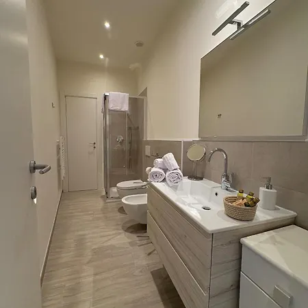 Διαμέρισμα Arte, Business E Relax Nel Cuore Di Πιατσέντζα