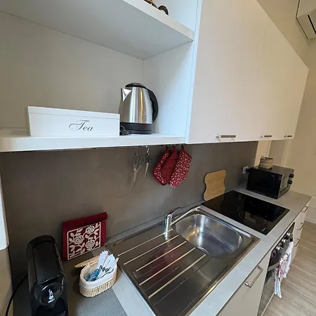 Arte, Business E Relax Nel Cuore Di アパート