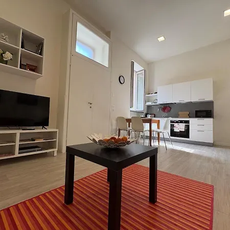 Διαμέρισμα Arte, Business E Relax Nel Cuore Di Πιατσέντζα